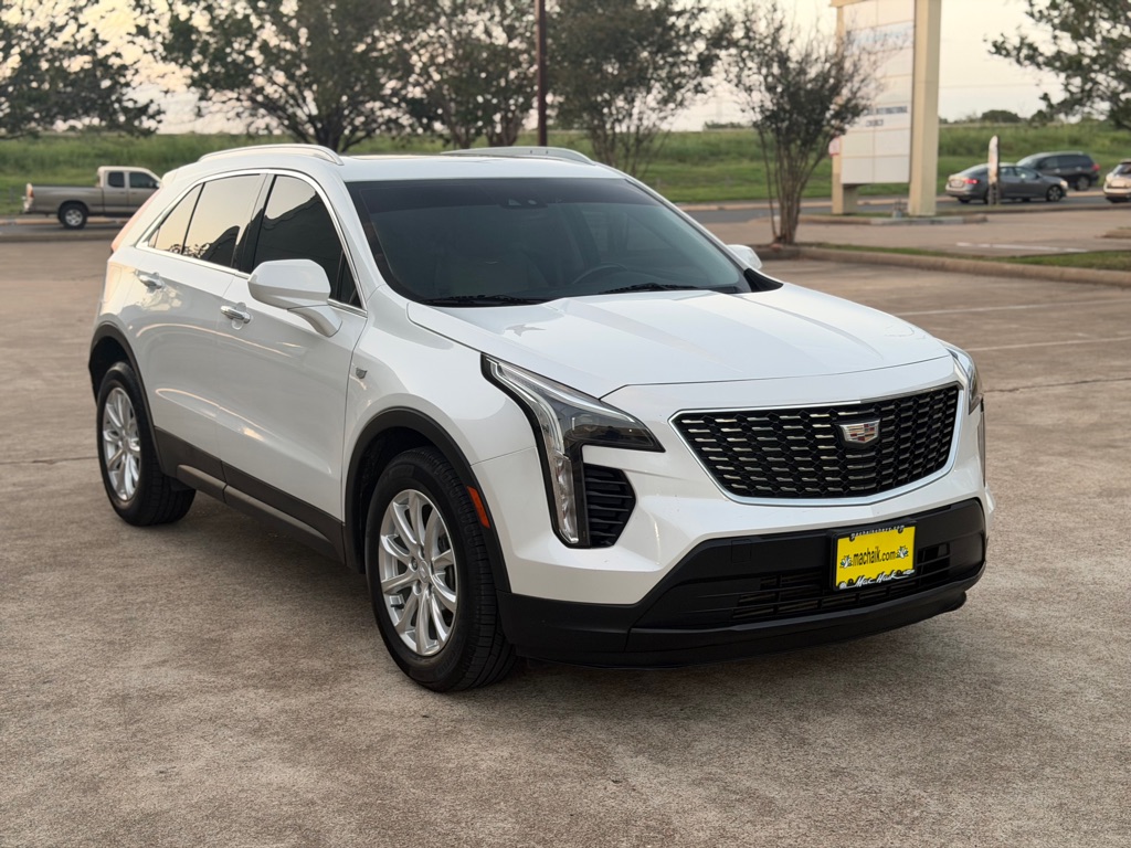Photo 3 of this CADILLAC XT4