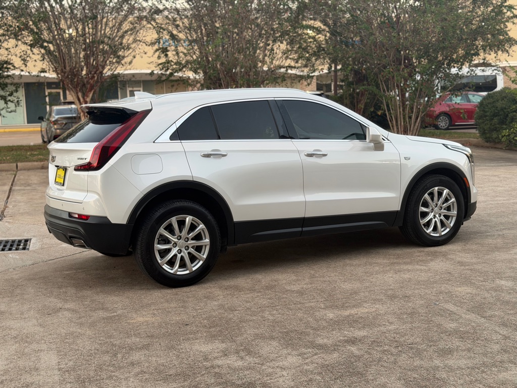 Photo 6 of this CADILLAC XT4
