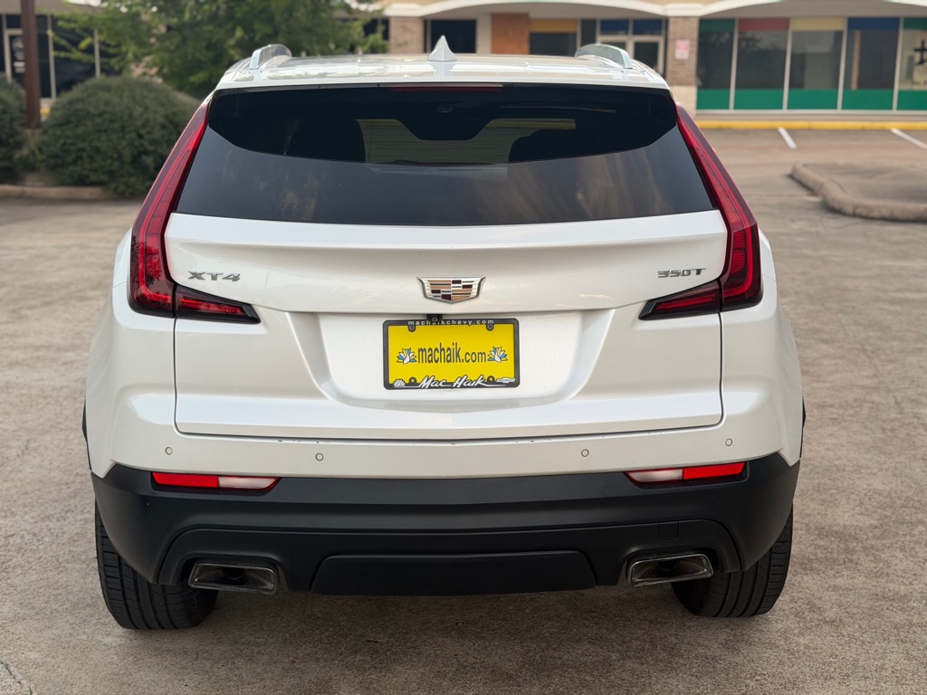 Photo 8 of this CADILLAC XT4