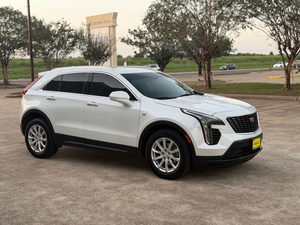 Photo 4 of this CADILLAC XT4