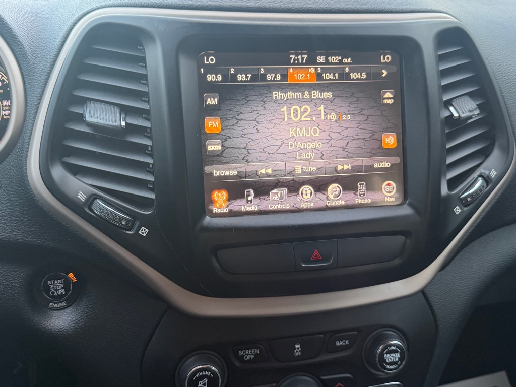 Photo 17 of this JEEP CHEROKEE