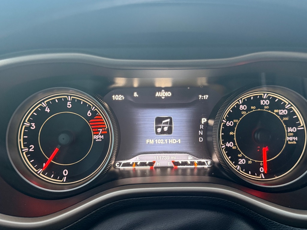 Photo 16 of this JEEP CHEROKEE