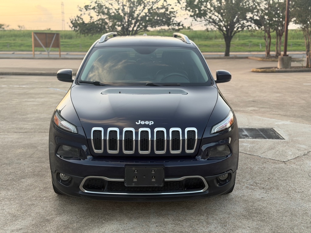 Photo 2 of this JEEP CHEROKEE