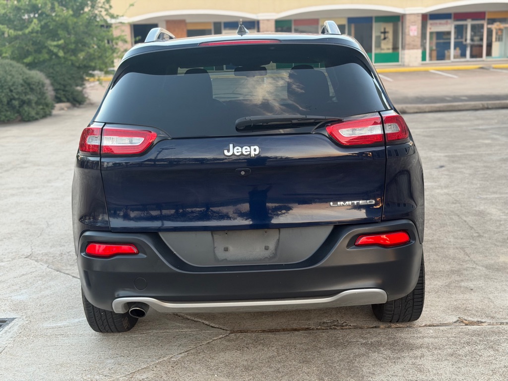 Photo 8 of this JEEP CHEROKEE