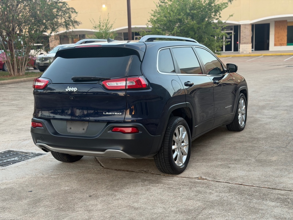 Photo 7 of this JEEP CHEROKEE