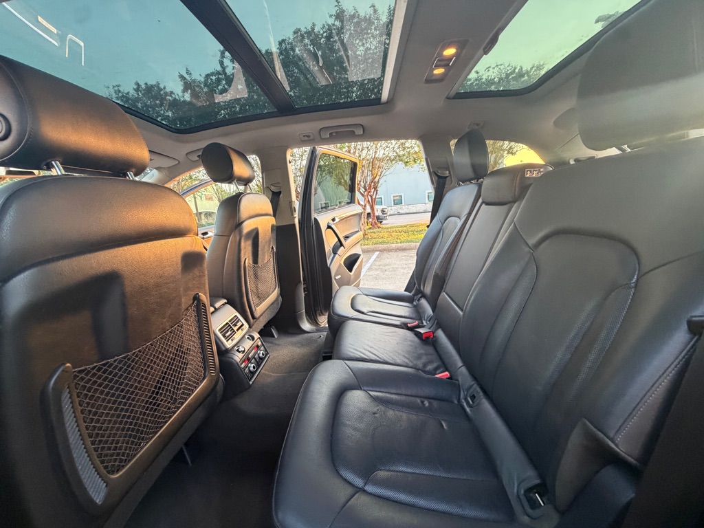 Photo 20 of this AUDI Q7