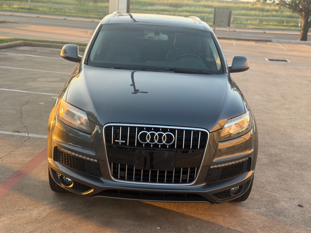 Photo 2 of this AUDI Q7