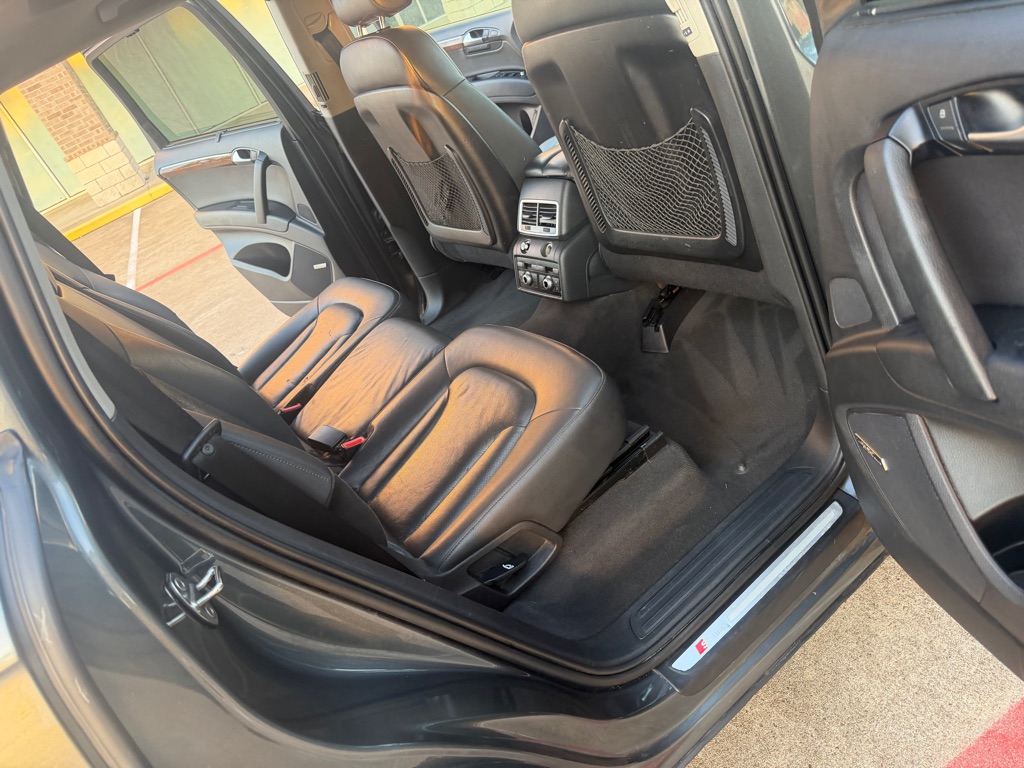 Photo 15 of this AUDI Q7