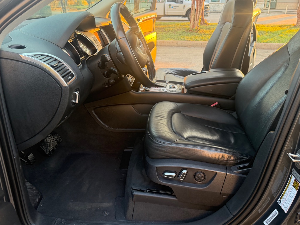Photo 12 of this AUDI Q7