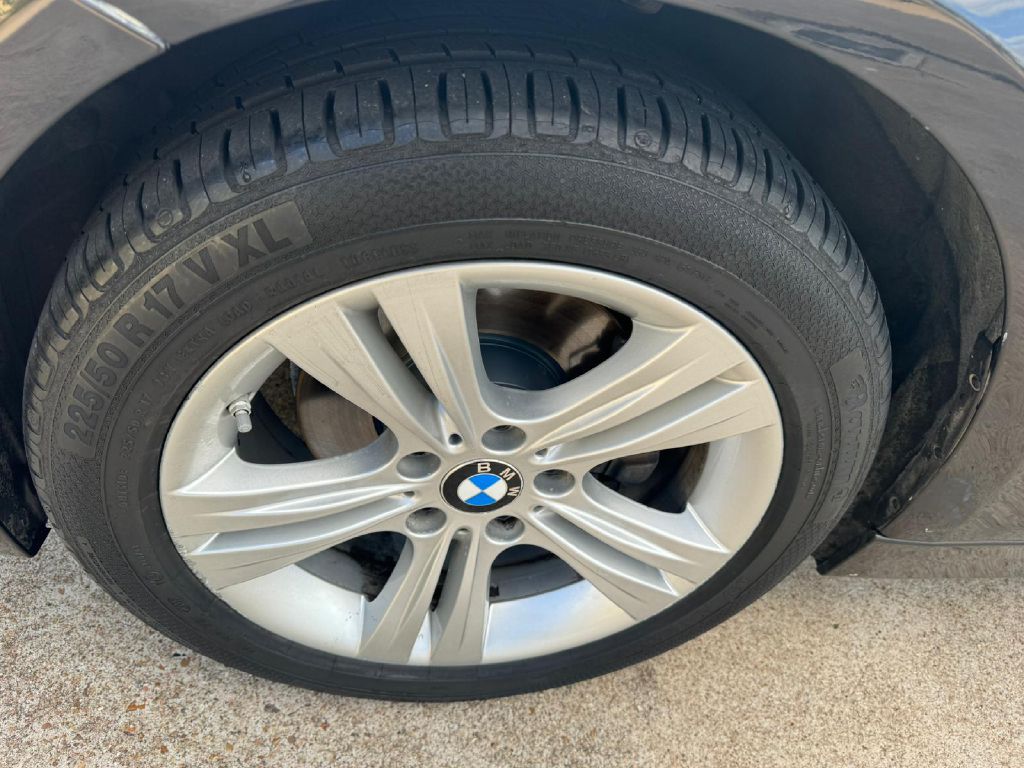 Photo 18 of this BMW 328