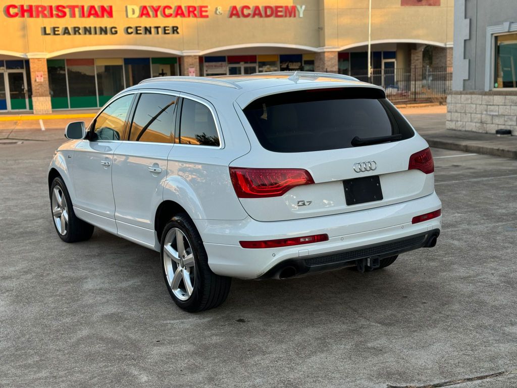 Photo 10 of this AUDI Q7