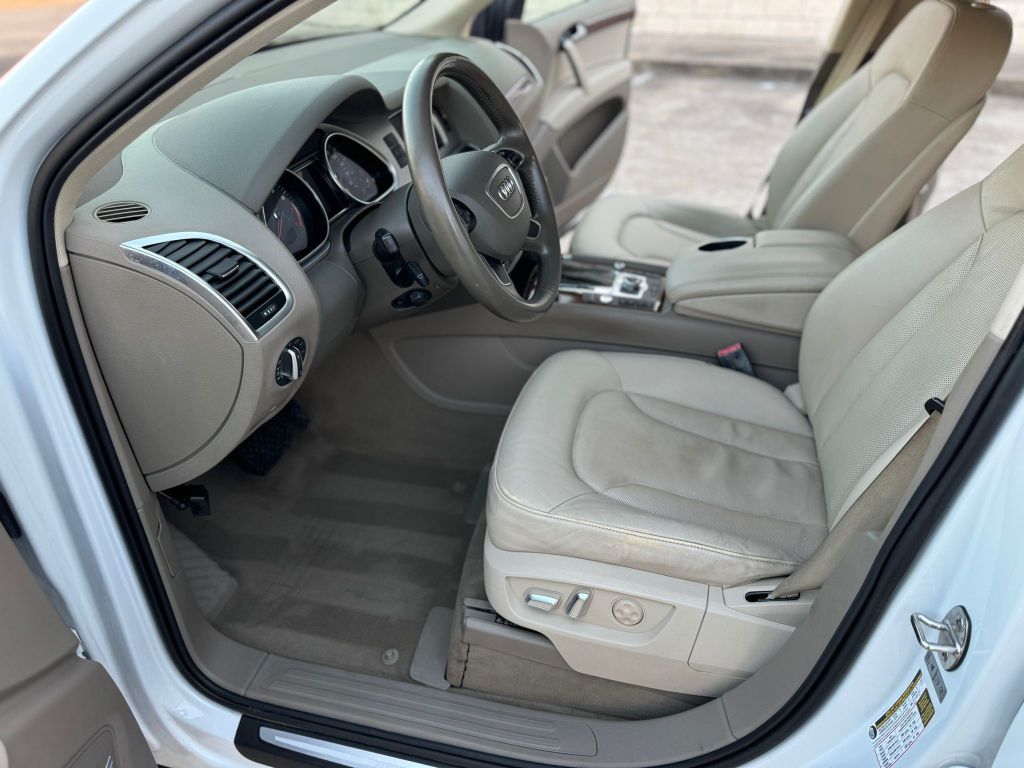 Photo 16 of this AUDI Q7