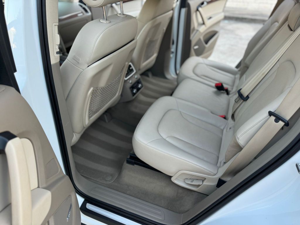 Photo 17 of this AUDI Q7