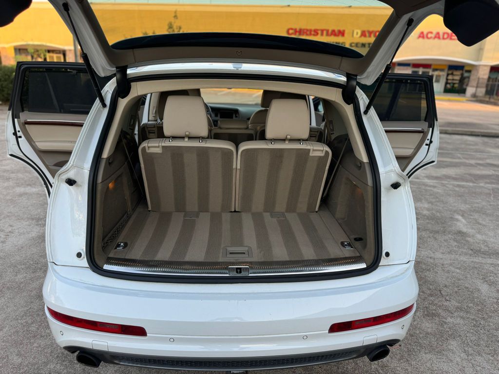 Photo 18 of this AUDI Q7