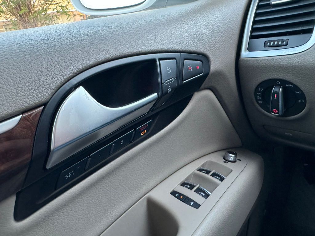 Photo 31 of this AUDI Q7