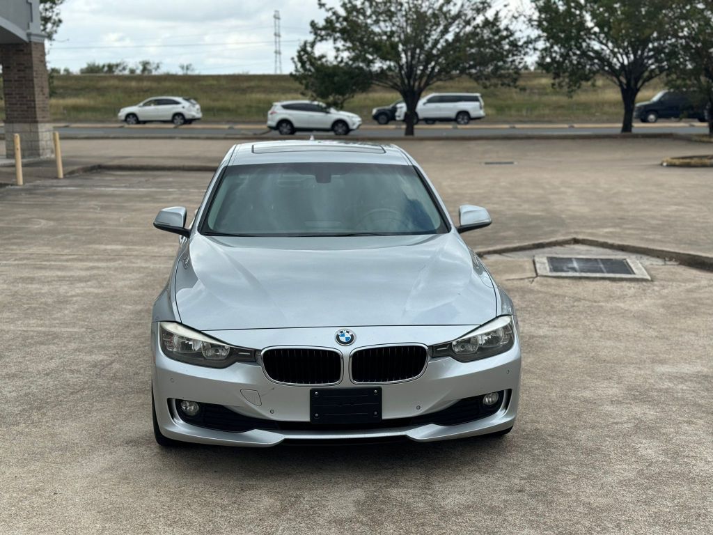 Photo 2 of this BMW 320