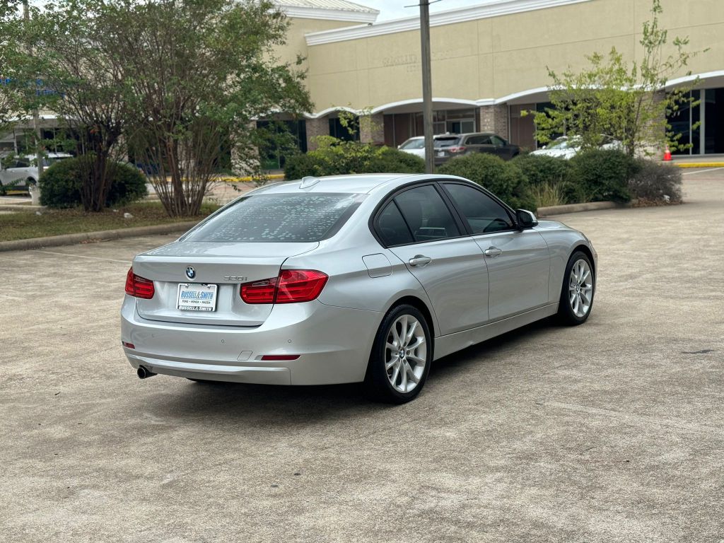 Photo 4 of this BMW 320