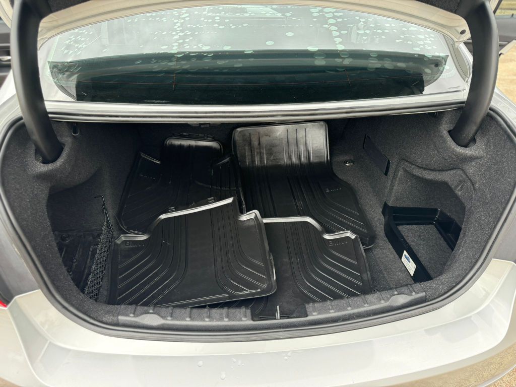 Photo 14 of this BMW 320