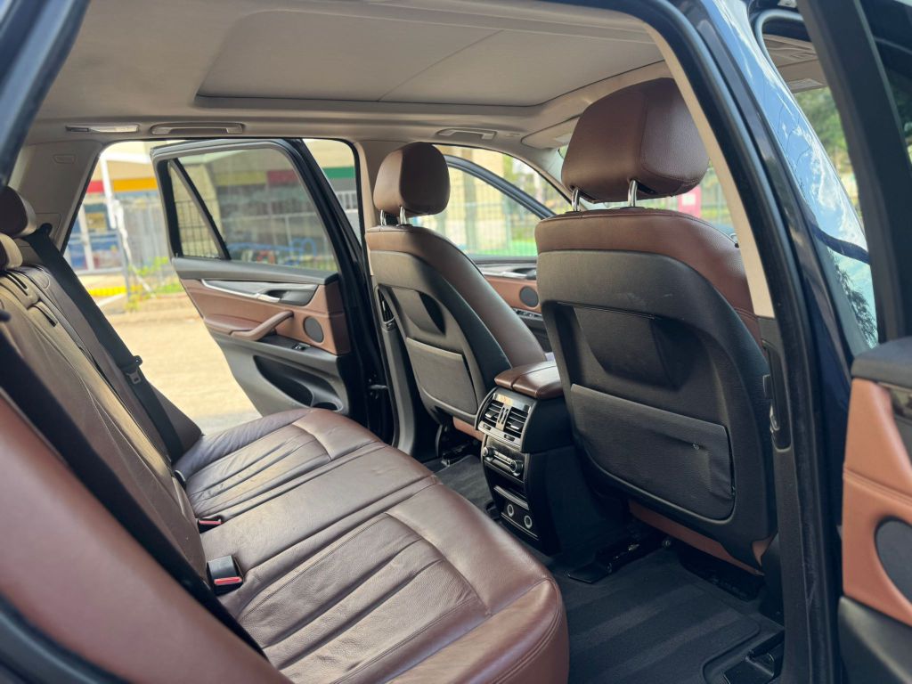 Photo 15 of this BMW X5