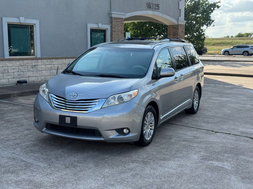 2013 TOYOTA SIENNA