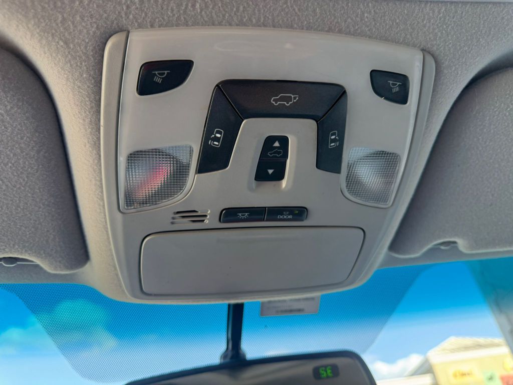 Photo 19 of this TOYOTA SIENNA