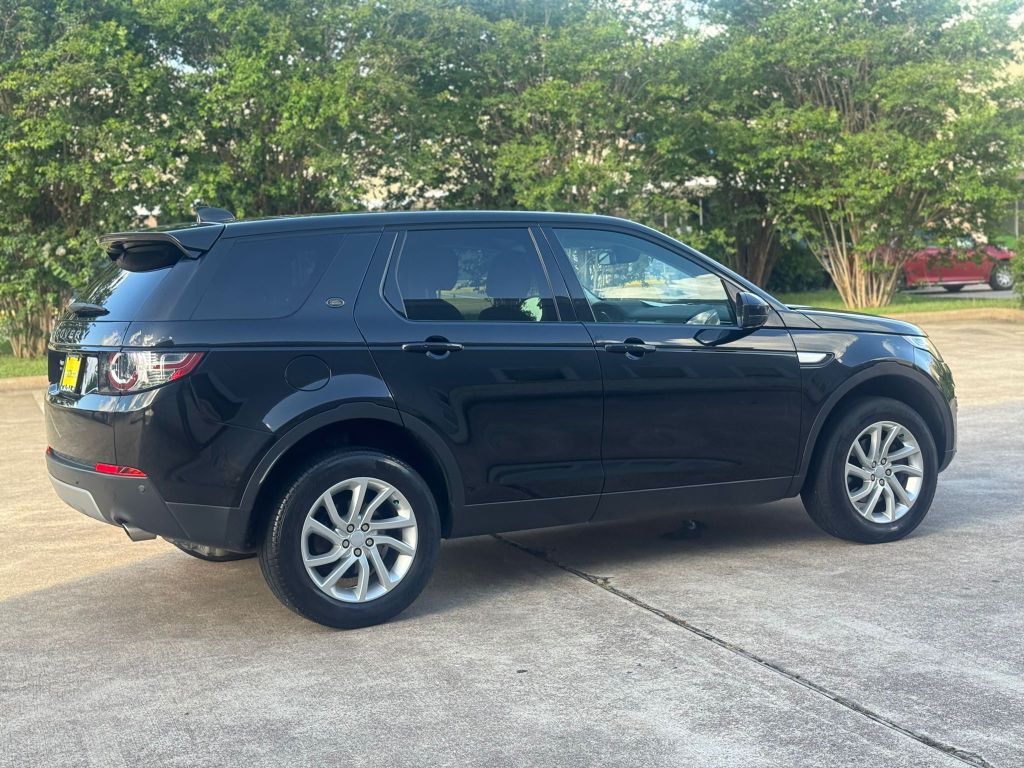 Photo 6 of this LAND ROVER DISCOVERY SPORT
