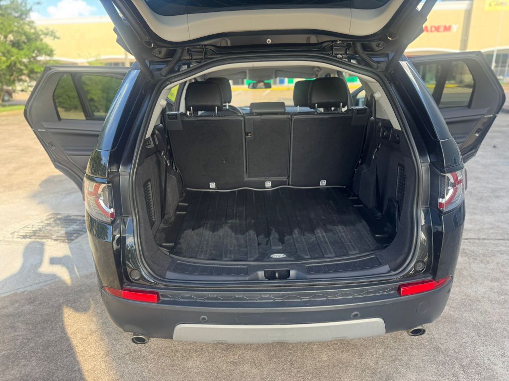 Photo 13 of this LAND ROVER DISCOVERY SPORT