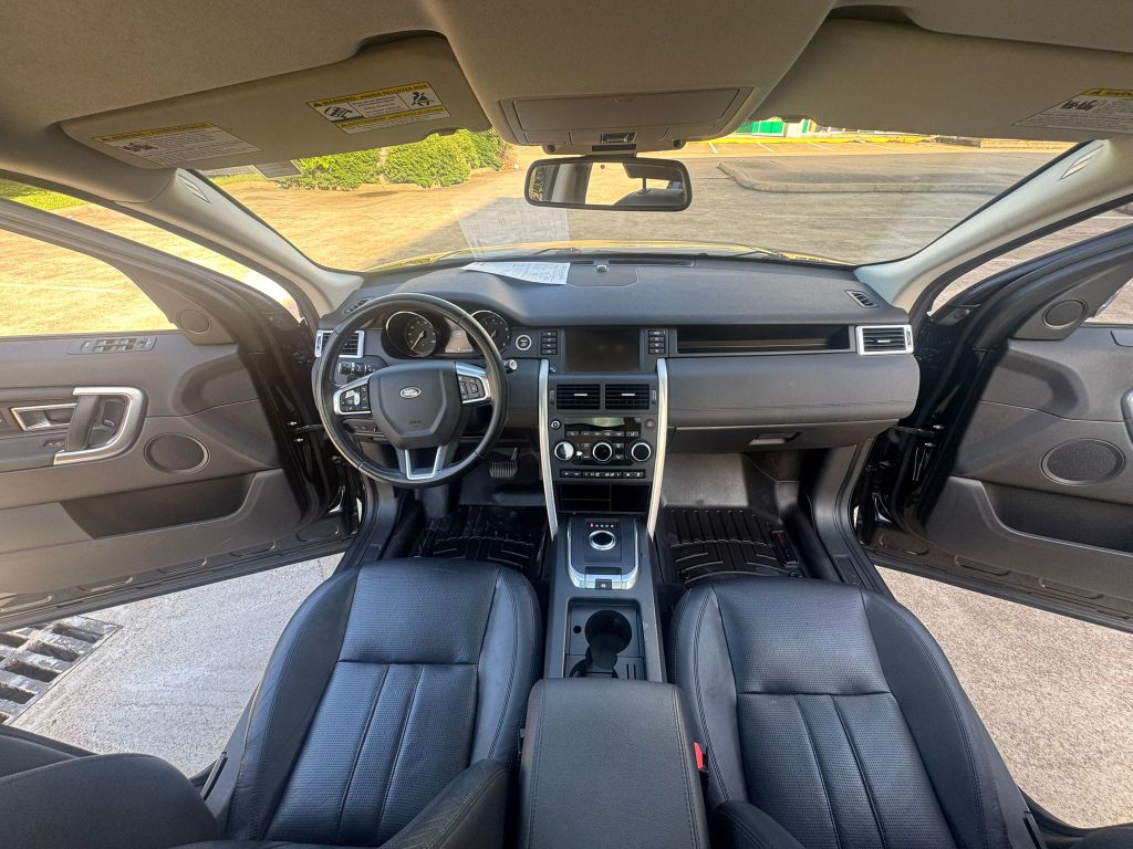 Photo 17 of this LAND ROVER DISCOVERY SPORT