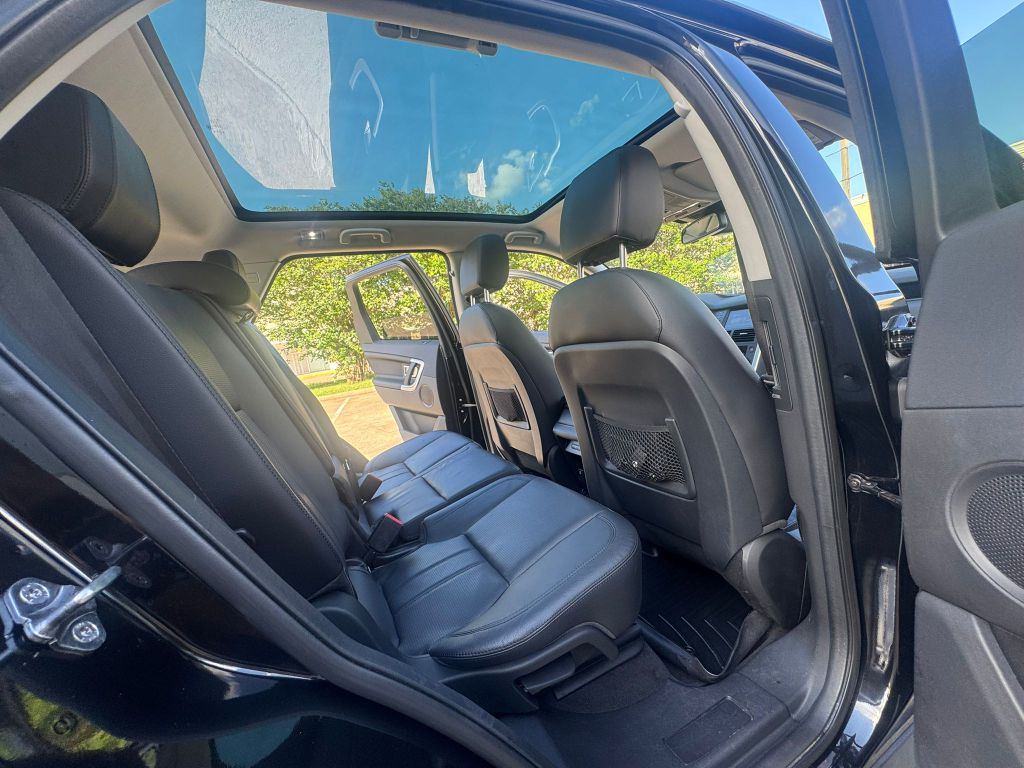 Photo 18 of this LAND ROVER DISCOVERY SPORT