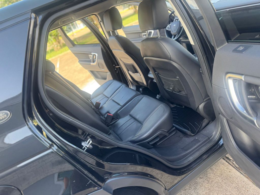 Photo 20 of this LAND ROVER DISCOVERY SPORT
