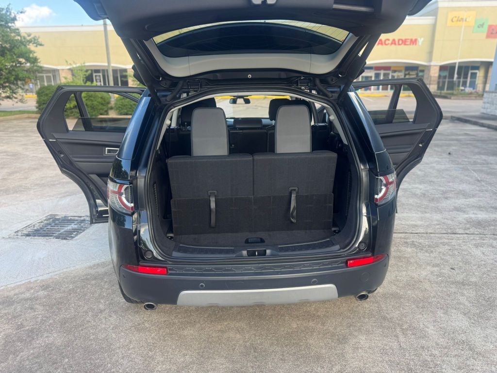 Photo 22 of this LAND ROVER DISCOVERY SPORT