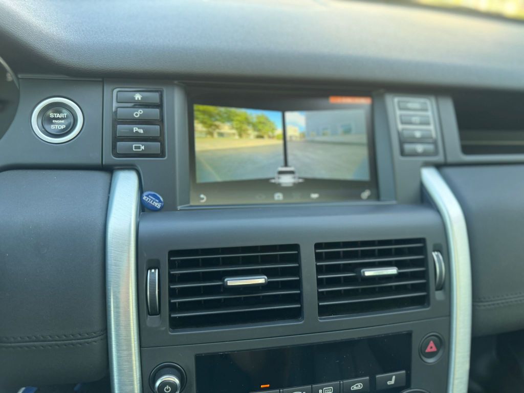 Photo 26 of this LAND ROVER DISCOVERY SPORT