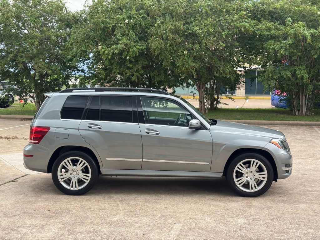 Photo 5 of this MERCEDES-BENZ GLK