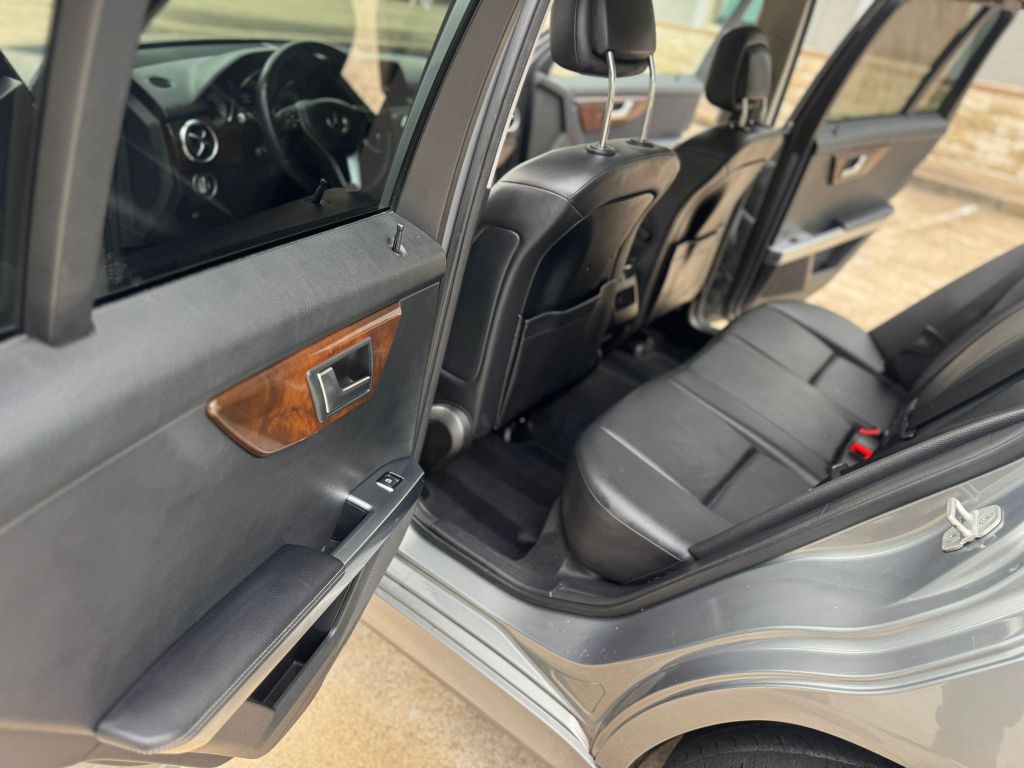 Photo 13 of this MERCEDES-BENZ GLK