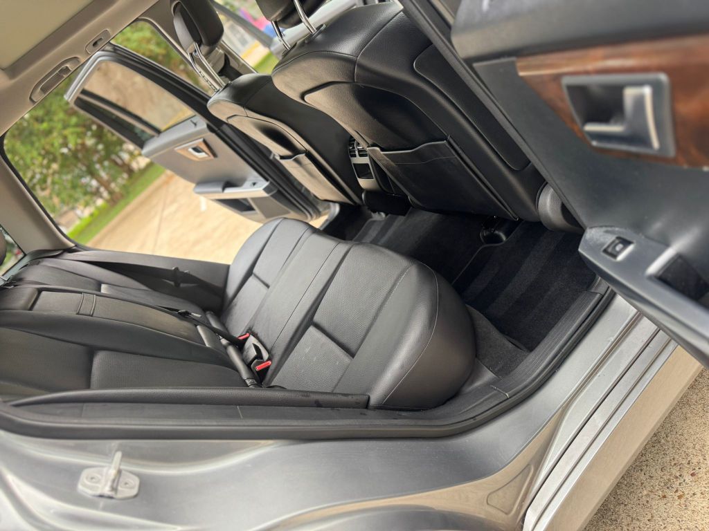 Photo 14 of this MERCEDES-BENZ GLK