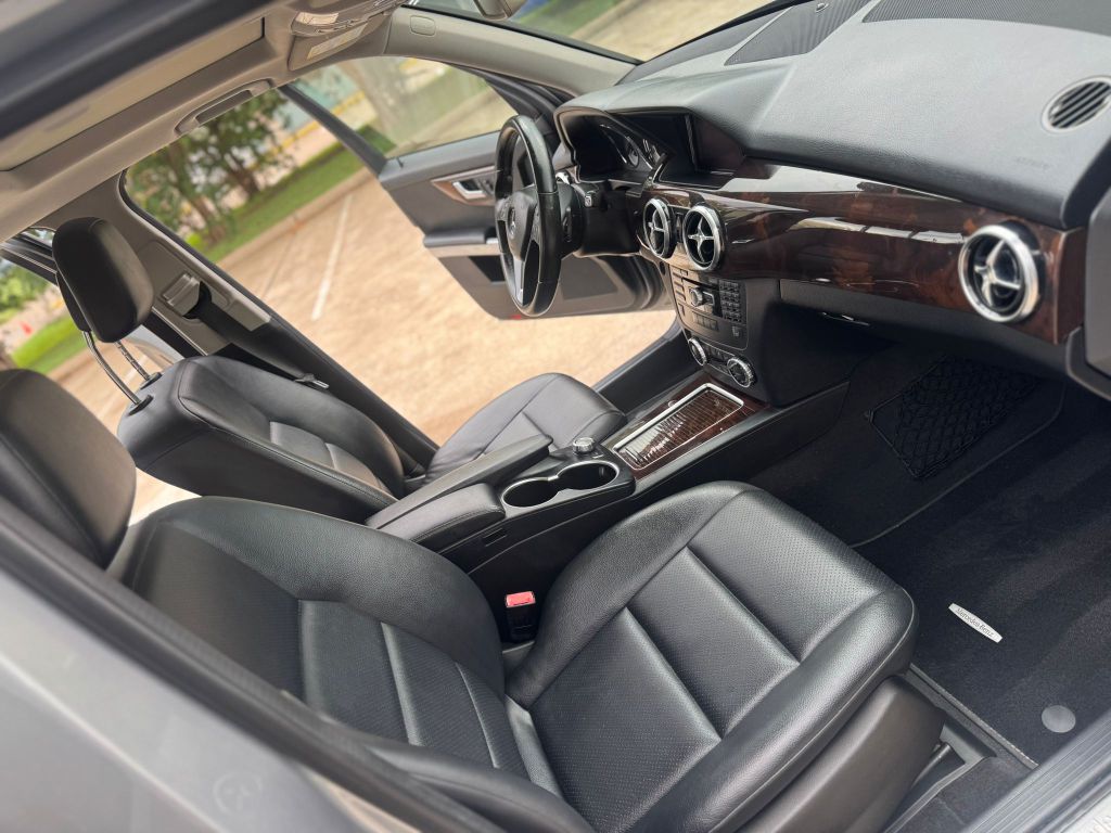 Photo 16 of this MERCEDES-BENZ GLK