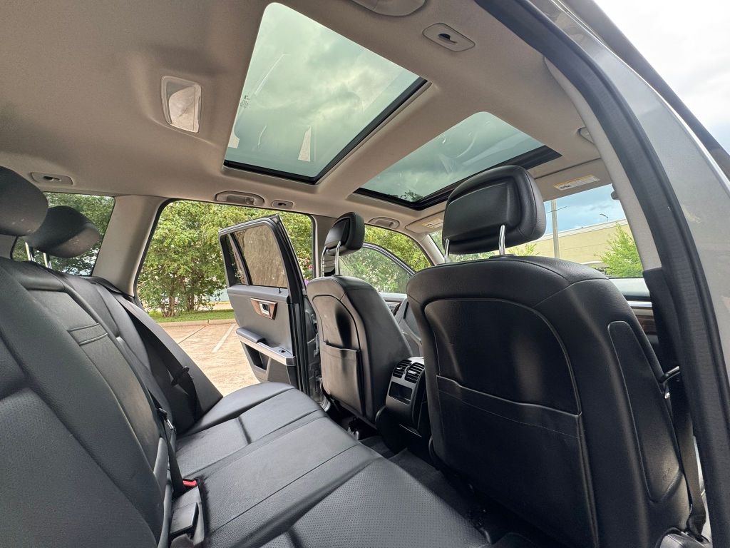 Photo 18 of this MERCEDES-BENZ GLK