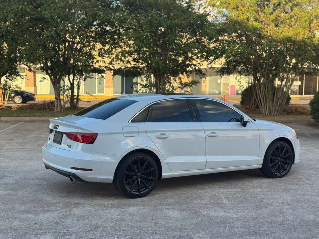 Photo 6 of this AUDI A3