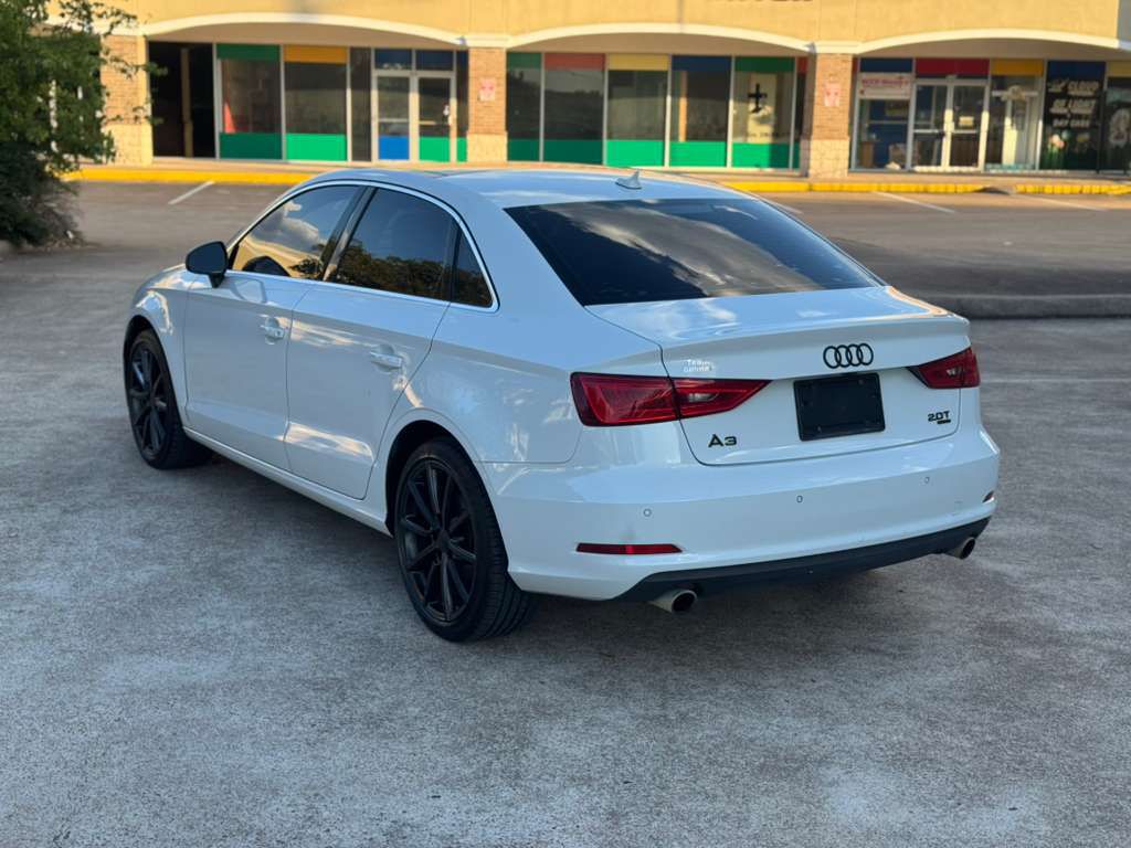 Photo 9 of this AUDI A3