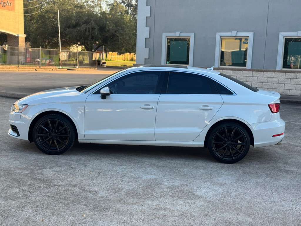 Photo 11 of this AUDI A3