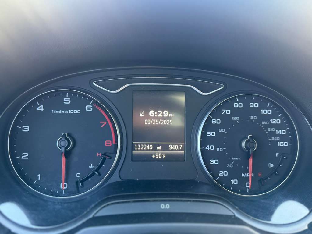 Photo 18 of this AUDI A3