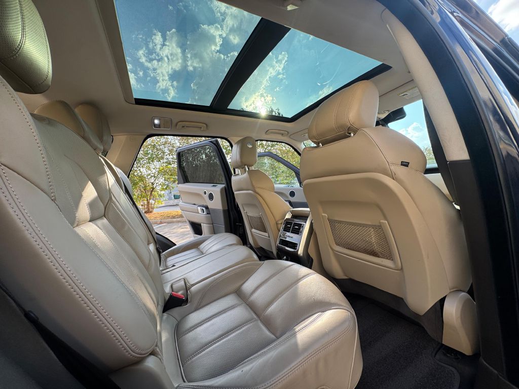 Photo 12 of this LAND ROVER RANGE ROVER SPO