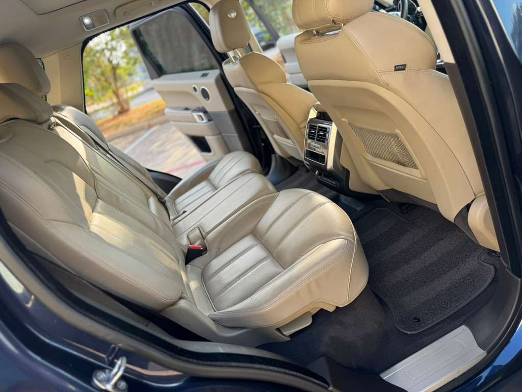 Photo 15 of this LAND ROVER RANGE ROVER SPO