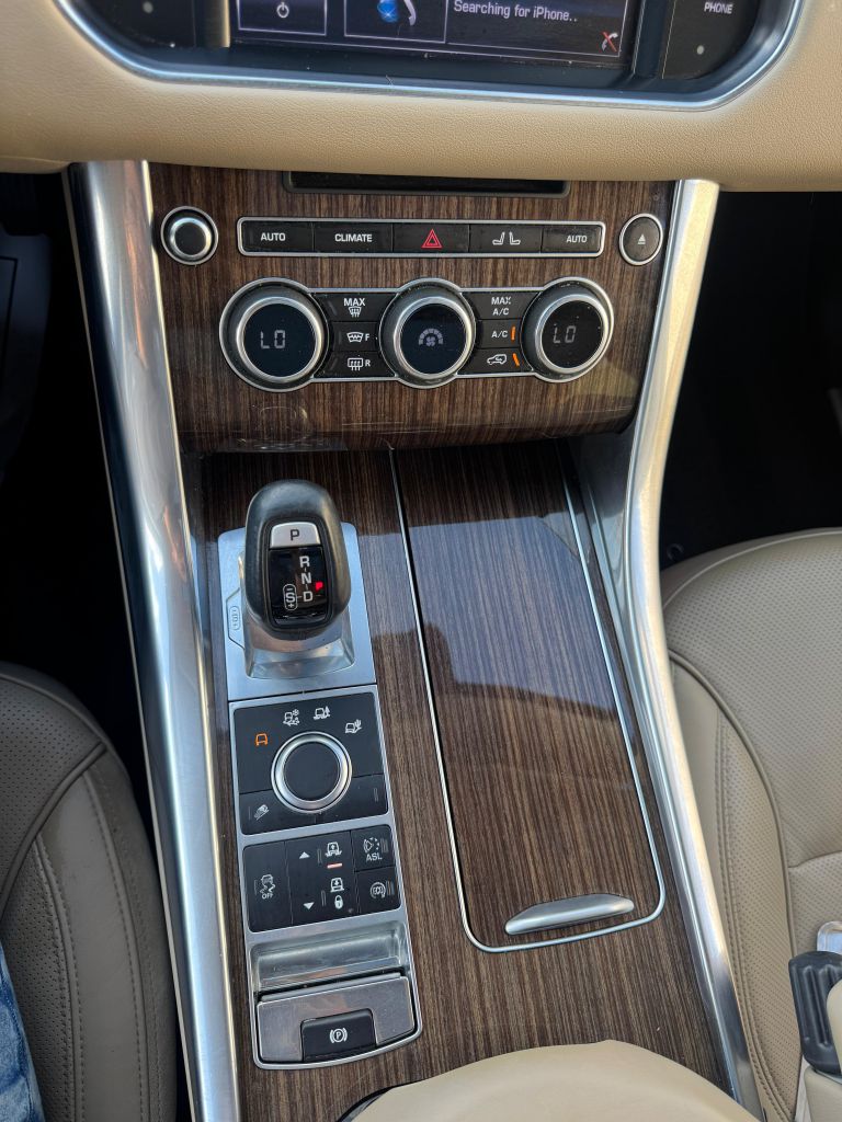 Photo 20 of this LAND ROVER RANGE ROVER SPO