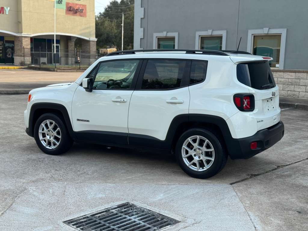 Photo 2 of this JEEP RENEGADE