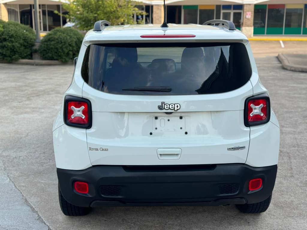 Photo 4 of this JEEP RENEGADE