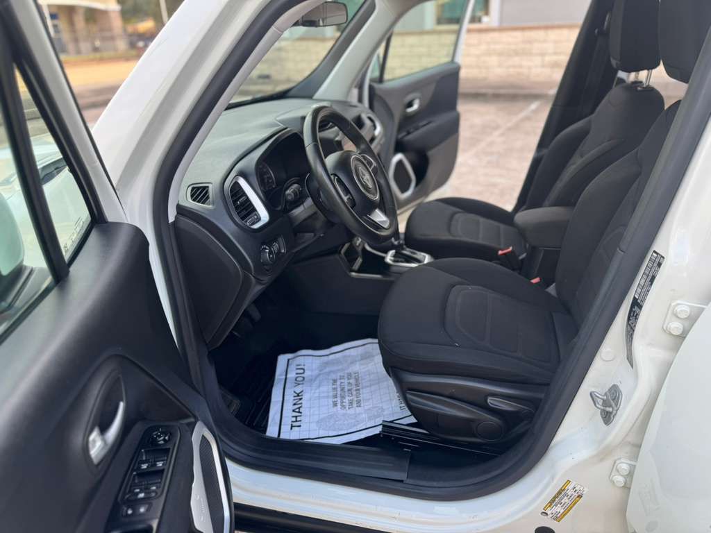 Photo 12 of this JEEP RENEGADE