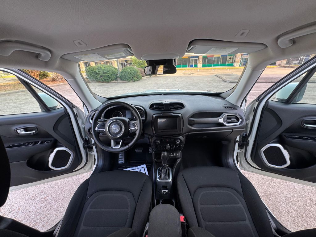 Photo 18 of this JEEP RENEGADE