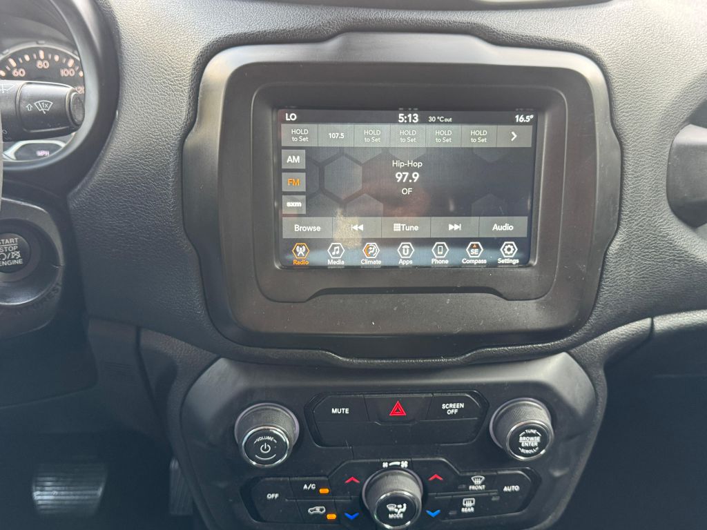 Photo 19 of this JEEP RENEGADE