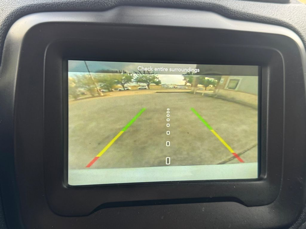 Photo 20 of this JEEP RENEGADE